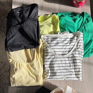 Maternity Old Navy T-Shirt Bundle size large